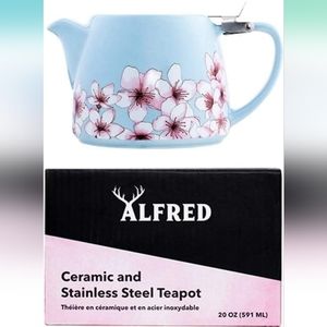 Light blue floral Alfred ceramic teapot with stainless steel infuser NWOT